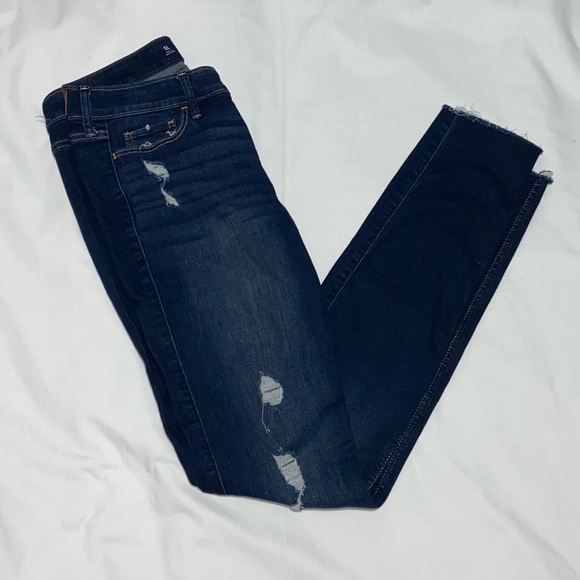 Hollister Low Rise Super Skinny Jeans. W 27 L 32 actual inseam measurement 31 in - Picture 3 of 11